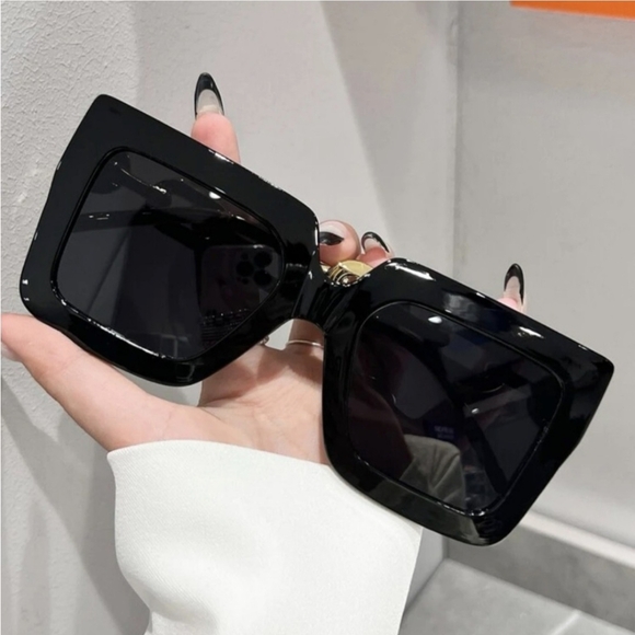 NEW Black Chain Fashion Sunglasses - Picture 6 of 12